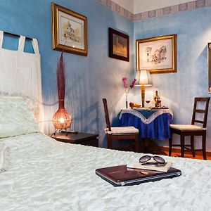 Camera con letto king size